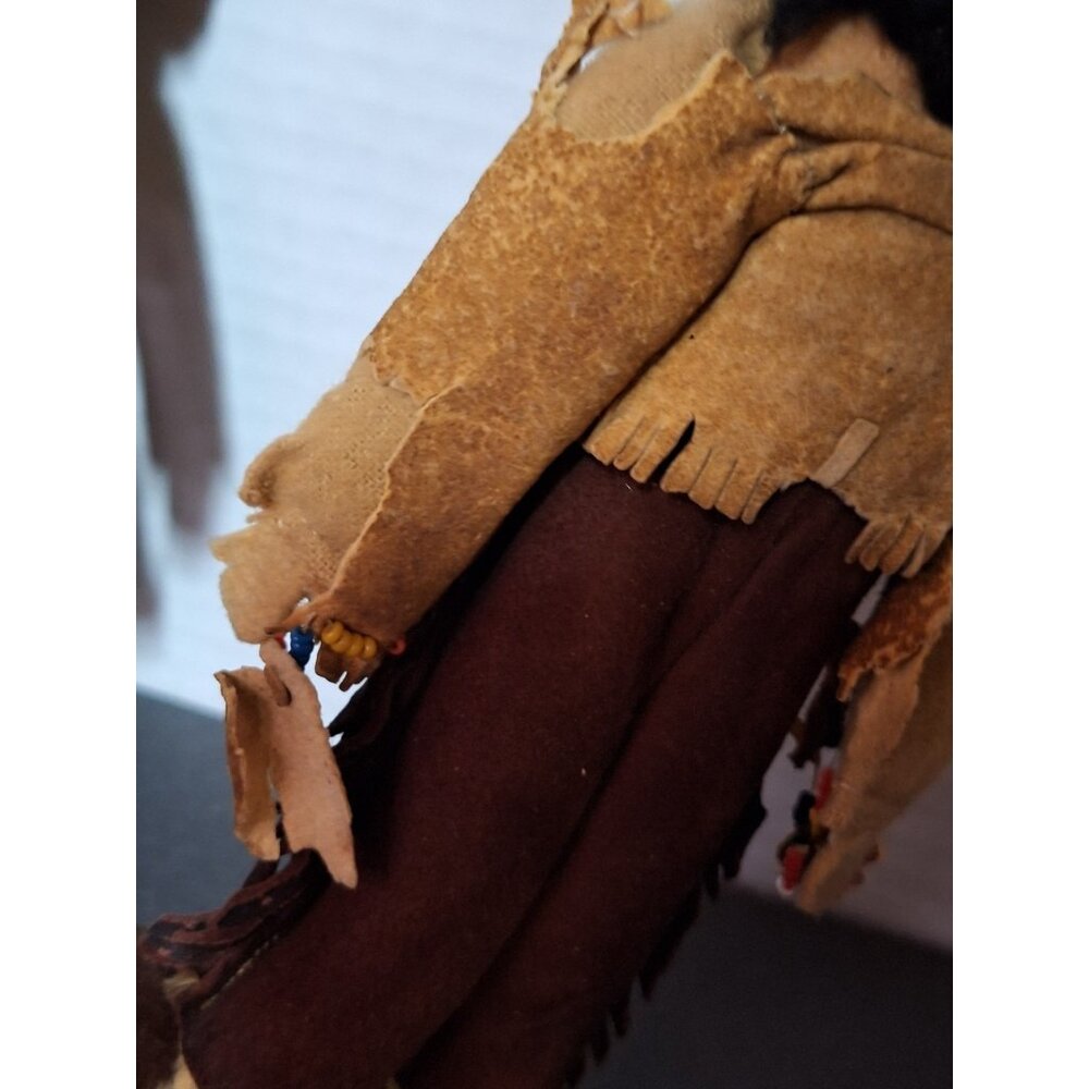 2 - Vintage Native American Handmade 7.5" Leather Clothing Dolls - Picture 6 of 16